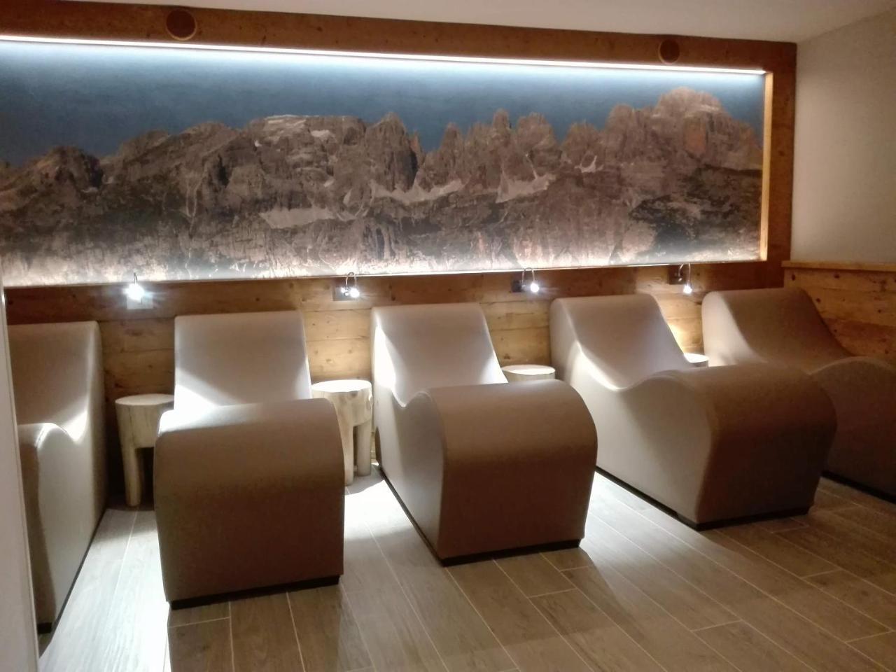 Hotel Denny ピンツォーロ エクステリア 写真