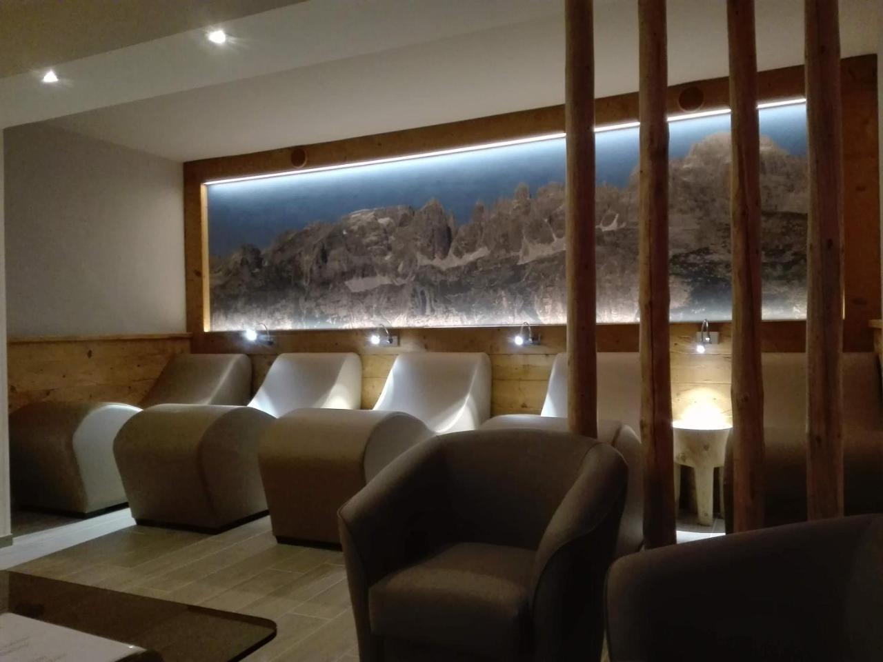 Hotel Denny ピンツォーロ エクステリア 写真